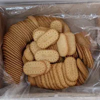 بیسکوییت نارگیلی و کرم کاکائو و تنقلات دیگر