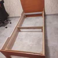 یک عدد تخت یک نفره