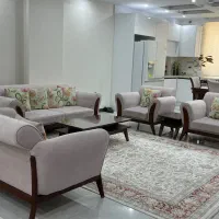 مبل ۷ نفره و میز ناهار خوری ۴ نفره ست