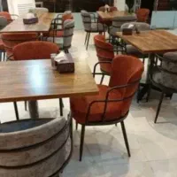 میز و صندلیplantirتمام شاسی فلز