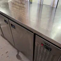یخچال و میز کار جهان سرما
