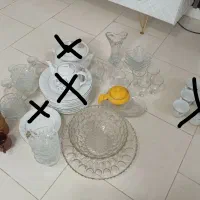 تعدادی ظروف در حد نو