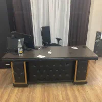 میز مدیریت و صندلی