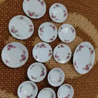 تعدادی ظرف آنتیک قدیم