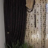 پرده و میز تلوزیون