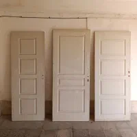 درب اتاق و سرویس بهداشتی