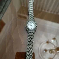 ساعت مچی عقربه ای نقره ای  زنانه لاکچری