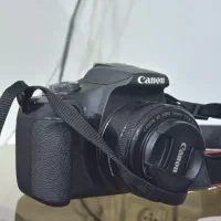 دوربین عکاسی d2000 در حد نو