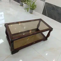فروش یک میز شیشه ای