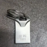 فلش 32گیگ کویین تک