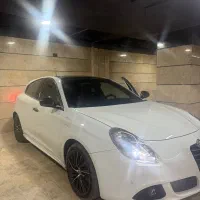 الفا رومئو جولیتا 2016سفید