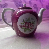 قوری قدیمی بزرگ