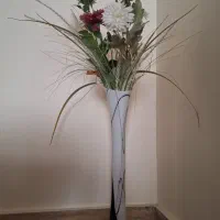 گلدان وگل
