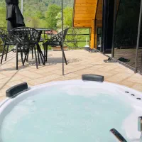 کلبه سویسی جکوزی دار با ویوی طبیعت در ماسال