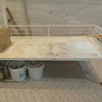 ۲ لنگه تخت اهنی قدیمی