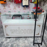 میز پاچال بسیار تمیز با کشو دخل با کیفیت عالی.