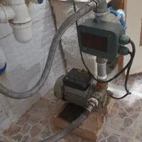 پمپ آب درحال کار نیم