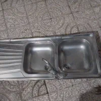 سینک دوقلو تمیزومرتب با شیر رو کار