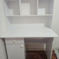 میز تحریر کتابخانه دار