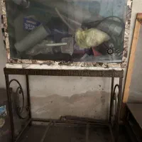 میز و آکواریوم