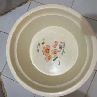 لگن و چهارپایه حمام