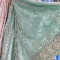 پارچه و لباسهای محلی
