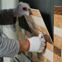 استاد کار ماهر آجرنما و کاشیکاری