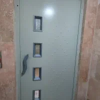 درب لولایی آسانسور