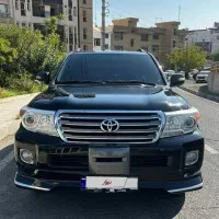 تویوتا لندکروز مشکی ۲۰۱۰