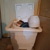 تعداد ۹ عدد گلدان بزرگ