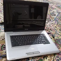 لپ تاپ توشیبا و کیف چرم