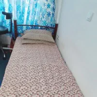 تخت فلزی