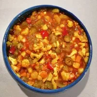 انواع ترشی و مرباوشربت آلبالو وسبزی قرمه سرخ شده و