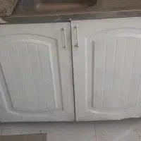 کابینت سفید سینک دار با سنگ و سینک