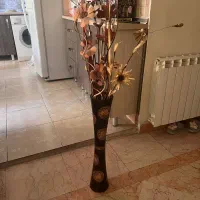 گلدان چوبی با گل