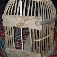قفس چوبی زیبا