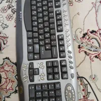 کیبورد تمیز و نو نو سالم