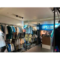 فروشنده در بازار آهنگران