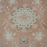 ۳تا فرش ماشینی، دوتا ۶متری و یک ۹متری