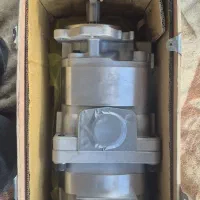 یکدستگاه پمپ فرمان لودر کوماتسو420/3