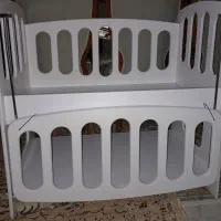 تخت کنار مادر