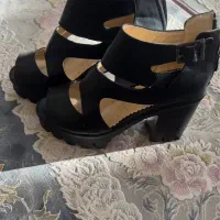 کفش پاشنه دار نو نو