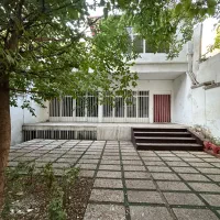 ویلایی۴۰۰متردربستی کیکاووس در ۲طبقه۶پارکینگ
