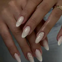 کاشت ناخنVIP با طراحی حرفه ای و با بهترین قیمت