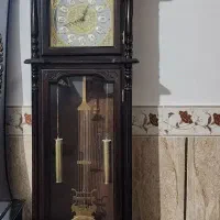 ساعت ایستاده بفروش می‌رسد