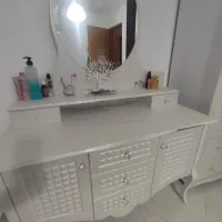 تخت و میز ارایشی