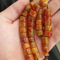 تسبیح کهربا پرچمی