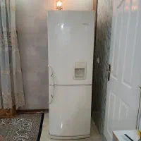 یخچال فیریزر امرسان تمیز در حد .سرویس نیاز داره