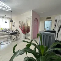 اجاره روزانه و ماهانه صندلی رنگ تخت مژه میز ناخن
