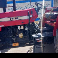 تراکتور مدل ۹۸لاستیک های جلو وعقب در حد ۷۰درصد